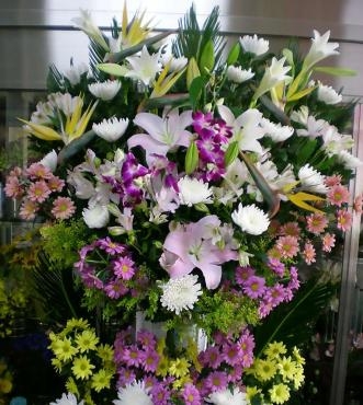 告別式のスタンド花。　お届け完了しました。　《前橋市の花屋》｜「はなせん」　（群馬県前橋市の花キューピット加盟店 花屋）のブログ
