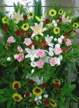 リニューアルオープンのお祝いのスタンド花。　お届け完了しました。《前橋市の花屋》｜「はなせん」　（群馬県前橋市の花キューピット加盟店 花屋）のブログ
