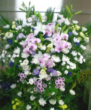 告別式のスタンド花。お届け完了しました。《前橋市の花屋》｜「はなせん」　（群馬県前橋市の花キューピット加盟店 花屋）のブログ