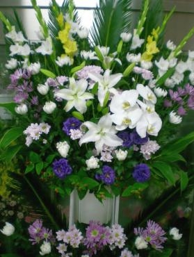 通夜、告別式の花。お届け完了しました。《前橋市の花屋》｜「はなせん」　（群馬県前橋市の花キューピット加盟店 花屋）のブログ