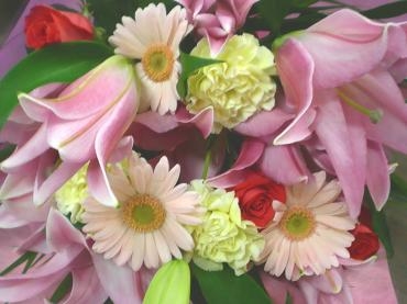お誕生日の花束。お届け完了しました。《前橋市の花屋》｜「はなせん」　（群馬県前橋市の花キューピット加盟店 花屋）のブログ