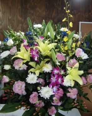 葬儀のスタンド花。お届け完了しました。《前橋市の花屋》｜「はなせん」　（群馬県前橋市の花キューピット加盟店 花屋）のブログ