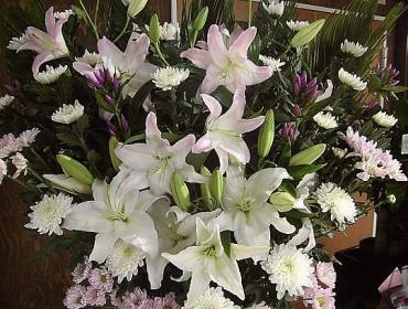 告別式の花。お届け完了しました。《前橋市の花屋》｜「はなせん」　（群馬県前橋市の花キューピット加盟店 花屋）のブログ