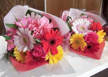 発表会のお祝いの花束 前橋市の花屋 花屋ブログ 群馬県前橋市の花屋 はなせんにフラワーギフトはお任せください 当店は 安心と信頼の花キューピット加盟店です 花キューピットタウン