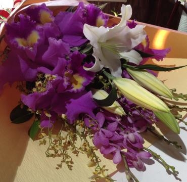 結婚のお祝いの花束。前橋花屋はなせん｜「はなせん」　（群馬県前橋市の花キューピット加盟店 花屋）のブログ