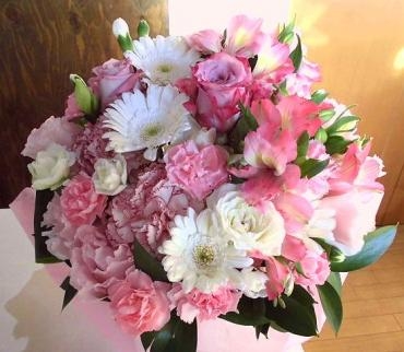 ご主人から奥さんへの結婚記念日の花。前橋花屋はなせん。｜「はなせん」　（群馬県前橋市の花キューピット加盟店 花屋）のブログ