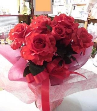 前橋市の花屋、はなせん。５周年のお祝いに光触媒のバラを配達。｜「はなせん」　（群馬県前橋市の花キューピット加盟店 花屋）のブログ