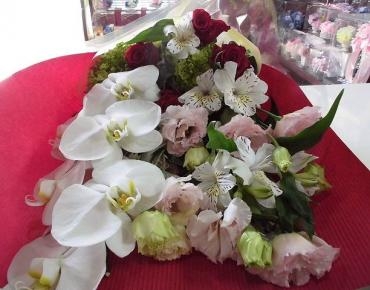 前橋市の花屋、はなせん。還暦祝いの花束。｜「はなせん」　（群馬県前橋市の花キューピット加盟店 花屋）のブログ