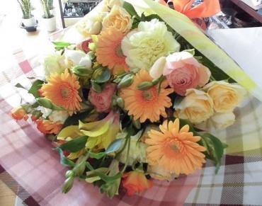 前橋市の花屋、はなせん。彼女の誕生日の花束。｜「はなせん」　（群馬県前橋市の花キューピット加盟店 花屋）のブログ
