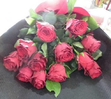 赤バラの花束１２本のプロポーズ。前橋花屋はなせん。｜「はなせん」　（群馬県前橋市の花キューピット加盟店 花屋）のブログ