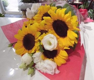前橋市の花屋、はなせん。結婚記念日の花束を配達。｜「はなせん」　（群馬県前橋市の花キューピット加盟店 花屋）のブログ