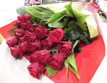前橋市の花屋、はなせん。２０歳の誕生日に２０本の赤バラの花束。｜「はなせん」　（群馬県前橋市の花キューピット加盟店 花屋）のブログ