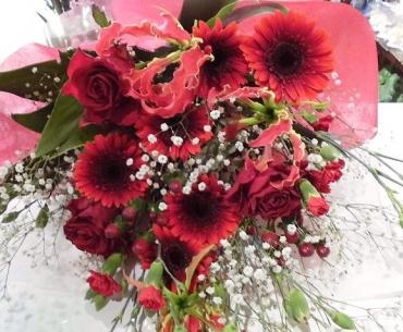 前橋市の花屋、はなせん。結婚のお祝いの花束。｜「はなせん」　（群馬県前橋市の花キューピット加盟店 花屋）のブログ