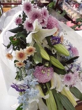 前橋市の花屋、はなせん。お供え用の花束を配達。｜「はなせん」　（群馬県前橋市の花キューピット加盟店 花屋）のブログ