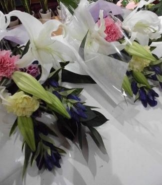 お彼岸、お供え用の花束。｜「はなせん」　（群馬県前橋市の花キューピット加盟店 花屋）のブログ