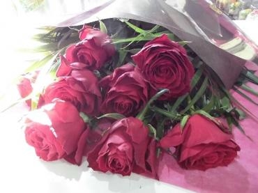 奥さんに贈る結婚記念日の花束。｜「はなせん」　（群馬県前橋市の花キューピット加盟店 花屋）のブログ