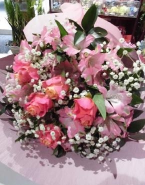 誕生日の花束。｜「はなせん」　（群馬県前橋市の花キューピット加盟店 花屋）のブログ