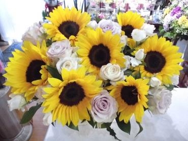 エステサロンの移転祝いの花。｜「はなせん」　（群馬県前橋市の花キューピット加盟店 花屋）のブログ