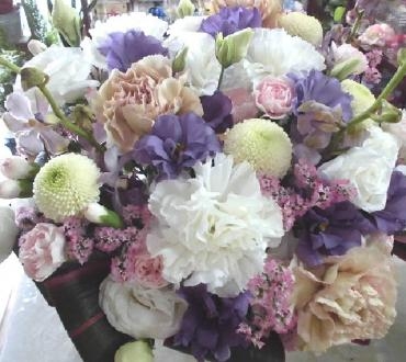 お盆の花。今年は・・・｜「はなせん」　（群馬県前橋市の花キューピット加盟店 花屋）のブログ