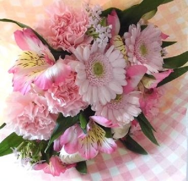卒業祝いの花束。｜「はなせん」　（群馬県前橋市の花キューピット加盟店 花屋）のブログ
