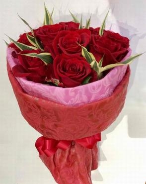 奥さんの誕生日　赤バラ１２本の花束｜「はなせん」　（群馬県前橋市の花キューピット加盟店 花屋）のブログ