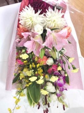 お祝いの花束｜「はなせん」　（群馬県前橋市の花キューピット加盟店 花屋）のブログ