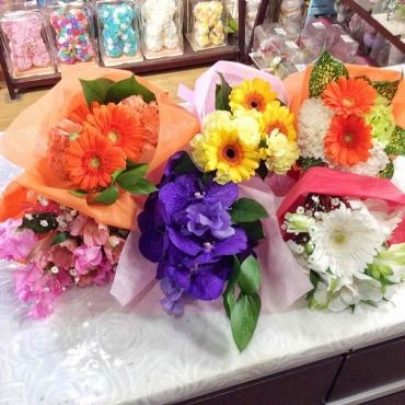 卒業祝いの花束｜「はなせん」　（群馬県前橋市の花キューピット加盟店 花屋）のブログ