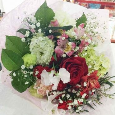 お祝いの花束｜「はなせん」　（群馬県前橋市の花キューピット加盟店 花屋）のブログ