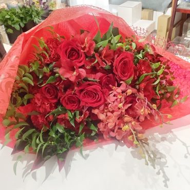 誕生日に赤い花束｜「はなせん」　（群馬県前橋市の花キューピット加盟店 花屋）のブログ