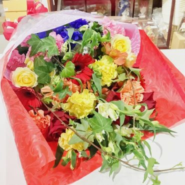 卒業祝いの花束｜「はなせん」　（群馬県前橋市の花キューピット加盟店 花屋）のブログ