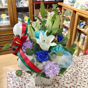 周年祝いの花。バルーン付き。｜「はなせん」　（群馬県前橋市の花キューピット加盟店 花屋）のブログ