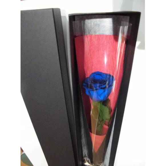 BOX入りプリザーブドフラワーのバラの花束