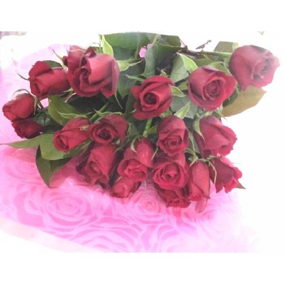 プロポーズに21本の赤いバラの花束