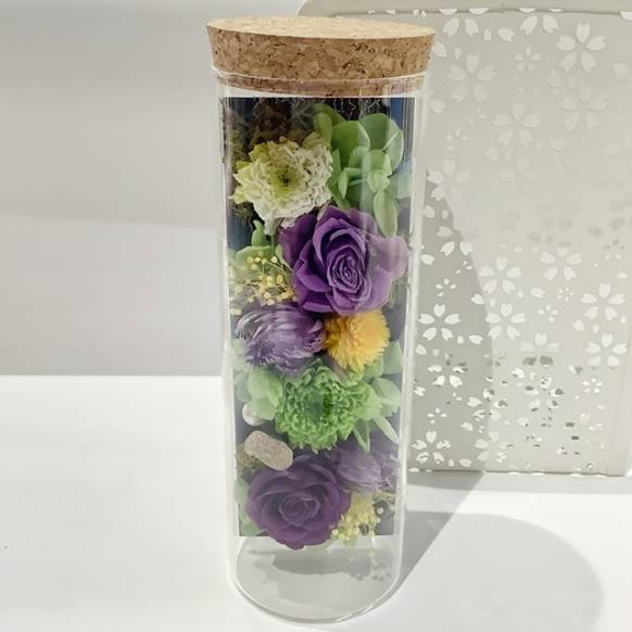 お供え、仏花のプリザーブドフラワー　ガラスボトル紫景